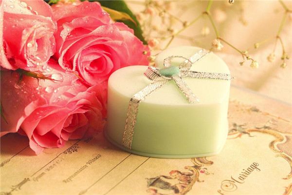 朋友結(jié)婚送什么禮物最好，結(jié)婚送什么小禮物最好