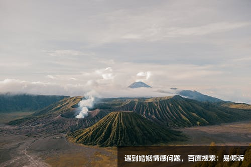 我和他同居三年，接了一個(gè)電話后，他不喊我老婆了